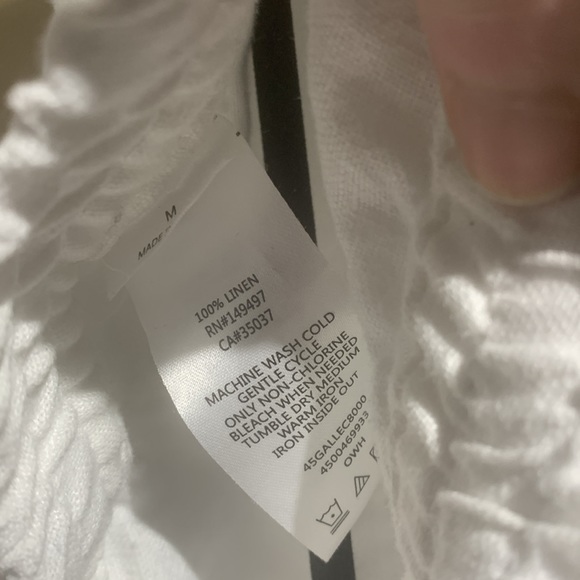 Joe’s Jeans white linen pant in size medium but fits like a small/extra small. - Picture 4 of 4